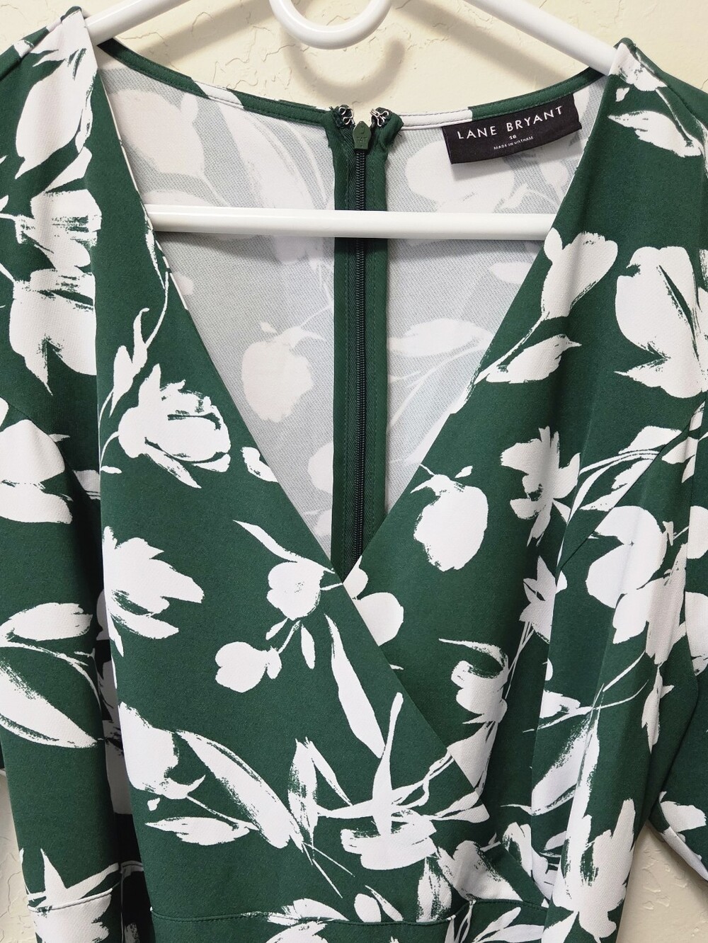 Lane Bryant Green and White Floral Wrap Wide Leg Surplice Jumpsuit Plus Size 18 - Picture 6 of 16